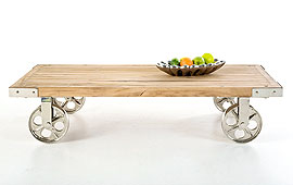 Mesa de centro industrial con ruedas