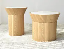 Mesa auxiliar fresno de diseño cilíndrico mármol Neda
