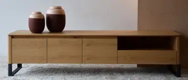 Mueble de televisión roble Kartell