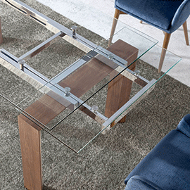 Por qué decorar tu comedor con una mesa de cristal