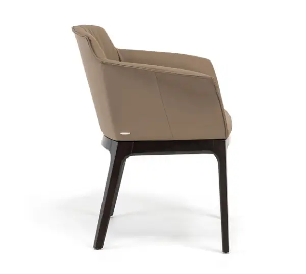 Silla moderna Musa Cattelan