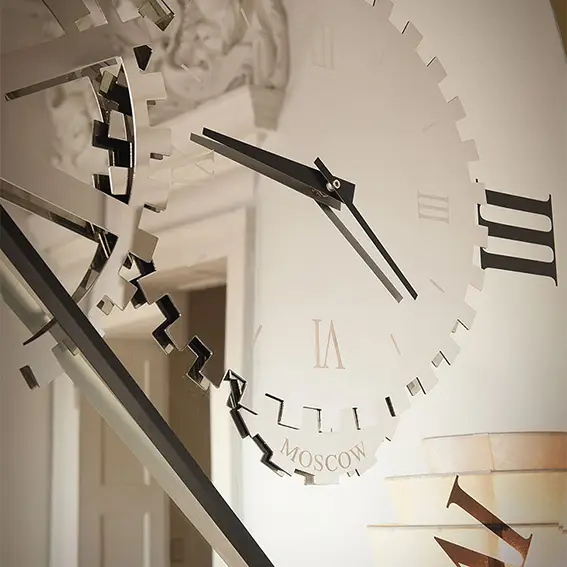 Espejo reloj moderno Times Cattelan