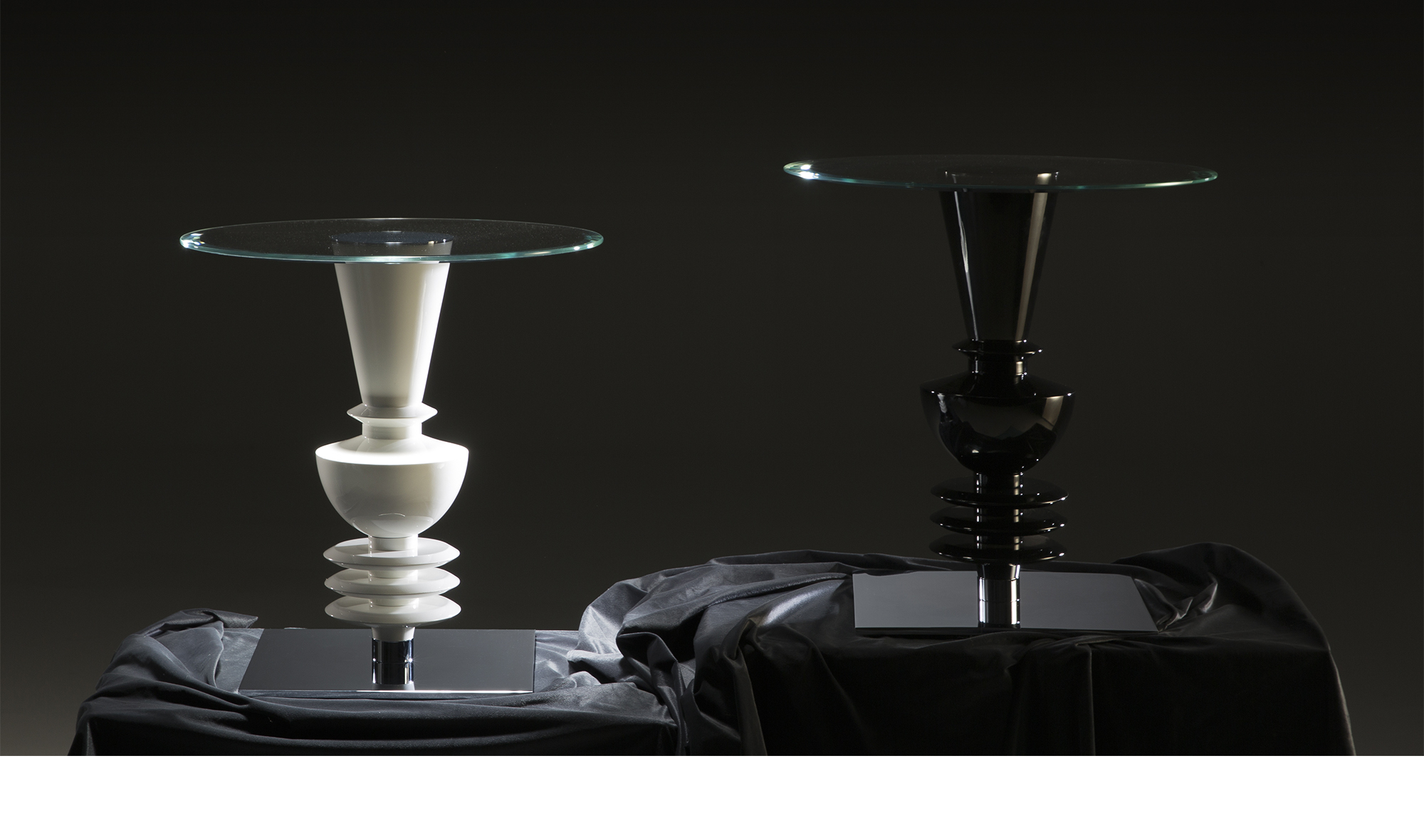 Mesa auxiliar Baby Pinguin negra. Tributo a Gio Ponti