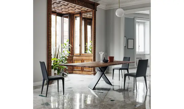 Mesa de comedor nogal canaletto borde natural Ax Bonaldo