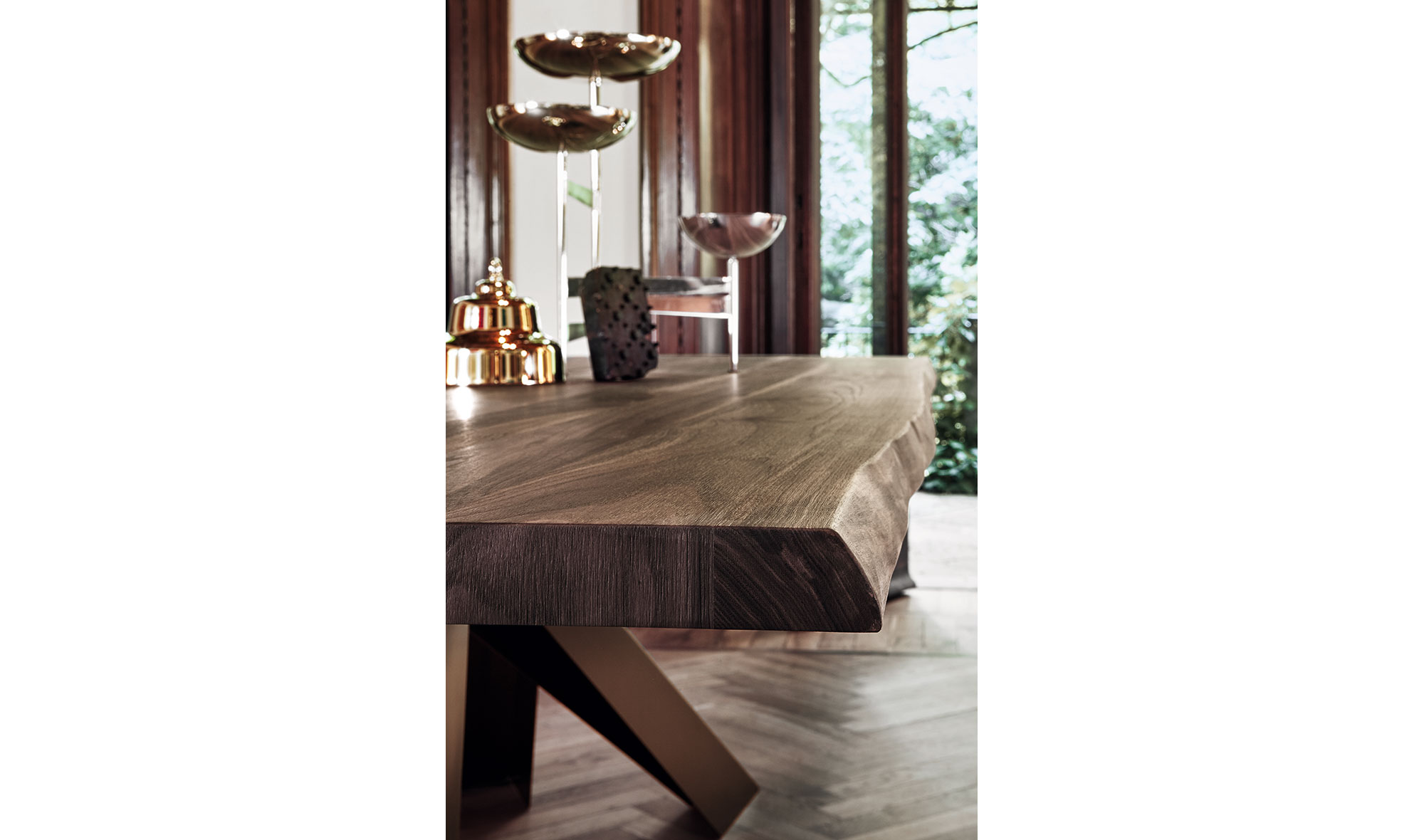 Mesa de comedor nogal canaletto borde natural Big Table Bonaldo