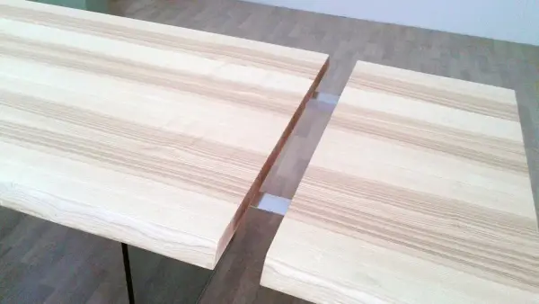 Mesa de comedor cantos macizos Juli