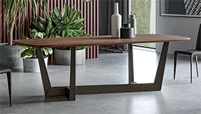 Mesa de comedor esquinas redondeas madera y metal Art Bonaldo Mesa de comedor esquinas redondeas madera y metal Art Bonaldo