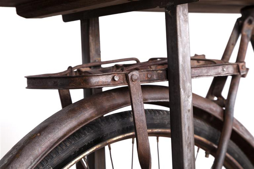 Consola base bicicleta negra Kalbe