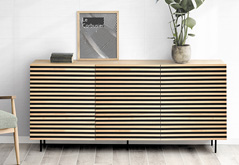 Aparador nrdico de madera con rayas Lakesberg