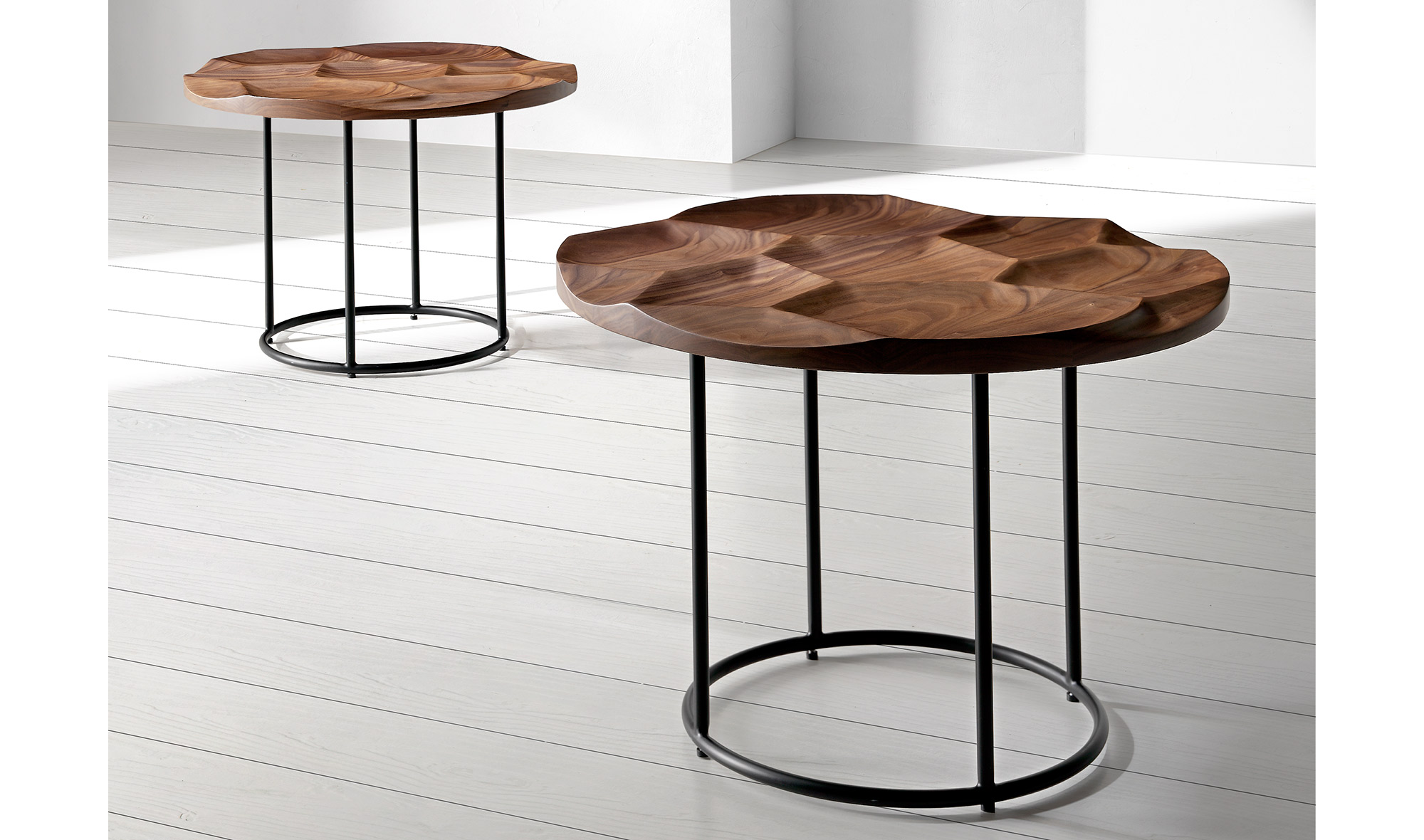 Mesa de rincón nogal Kame