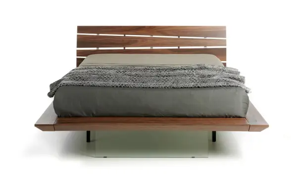 Cama nogal y cristal Munio