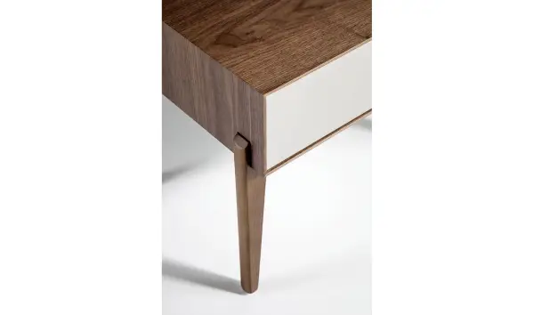 Mesa de noche nogal Elma