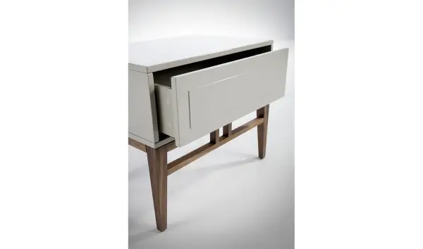 Mesa de noche nogal Gina