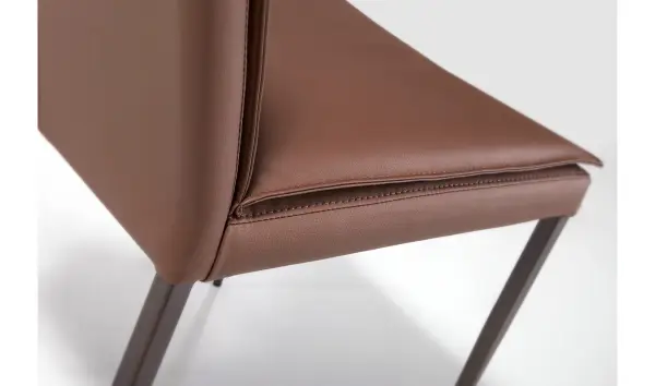 Silla moderna tapizada y acero Pellaro