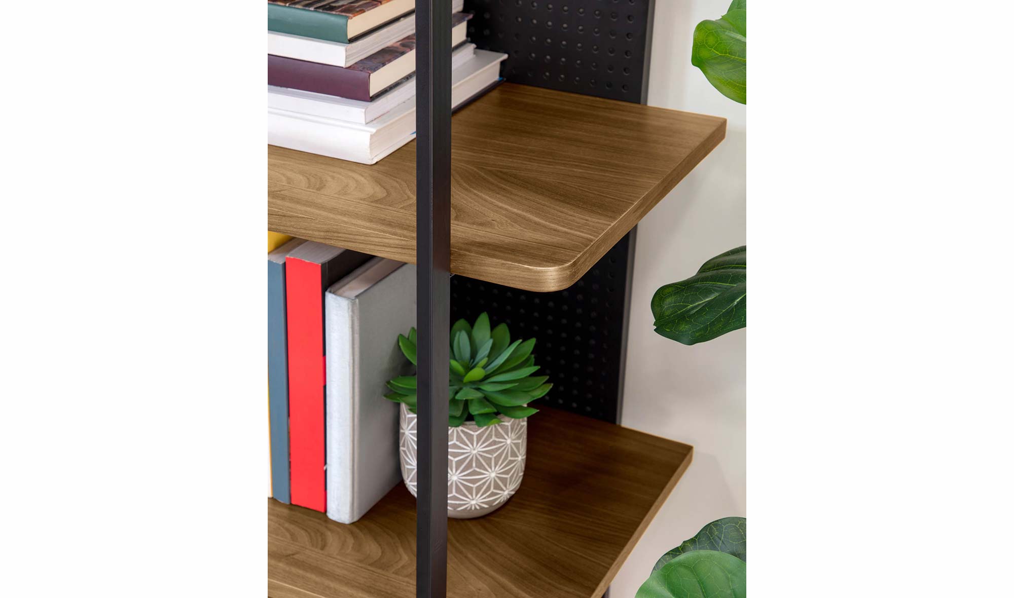 Librería nogal industrial Dynaria