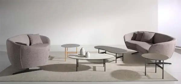 Mesa de centro ovalada porcelánico y metal