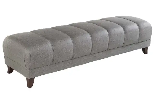 Pie de cama tapizado con agallones Enzo