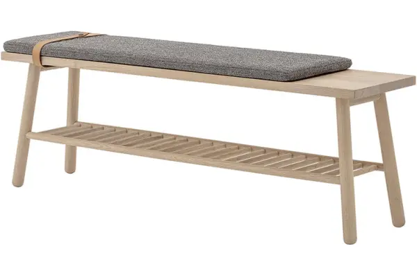 Pie de cama nórdico con cojín gris