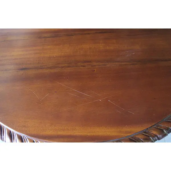 mesa redonda chipanale  2 cajones Con defectos