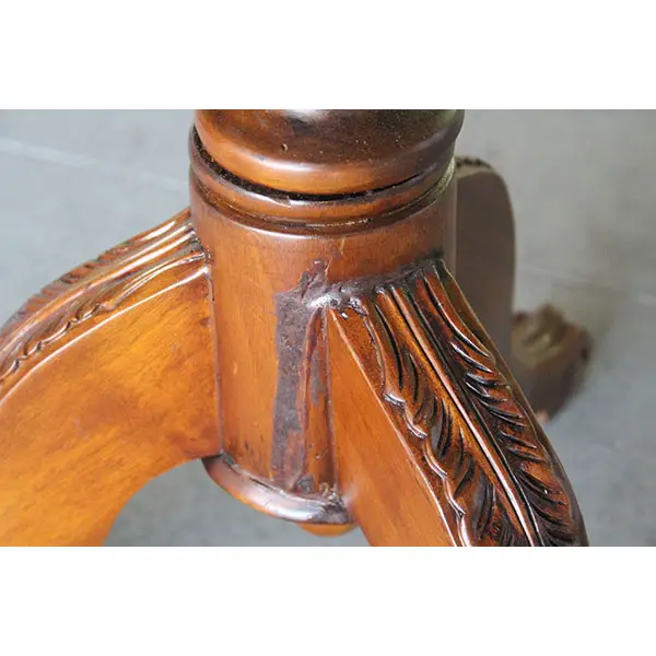 mesa redonda chipanale  2 cajones Con defectos