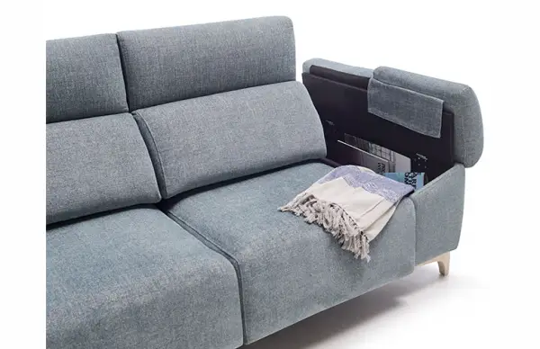 Sofá con chaise longue patas de madera relax Noopi