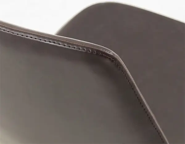 Silla marrón oscuro vintage Saz