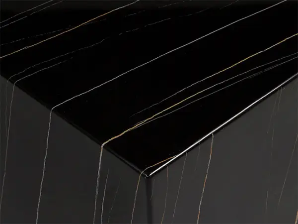 Mesa de centro cuadrada de diseño con ruedas Cube negra
