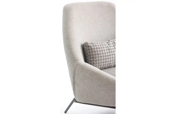 Butaca tapizada de diseño Guller