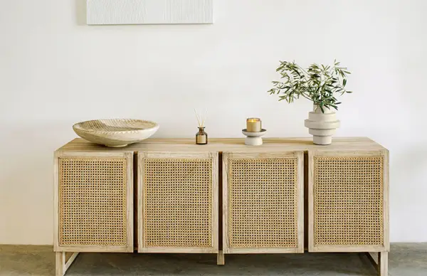 Aparador Rexit madera maciza y chapa mindi