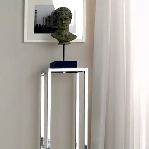 Pedestal moderno de acero Eiros