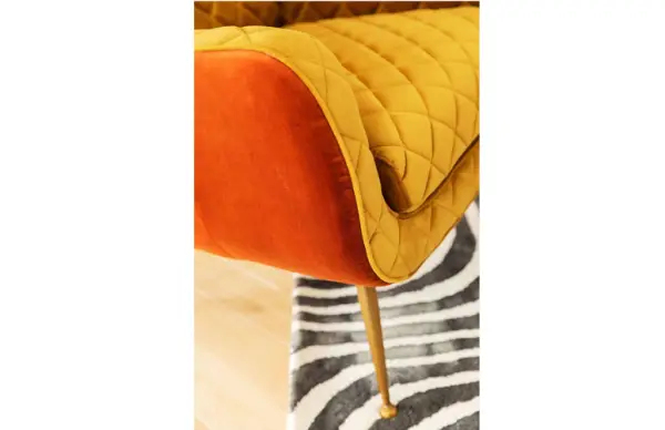 Sillón Nonna tapizado amarillo