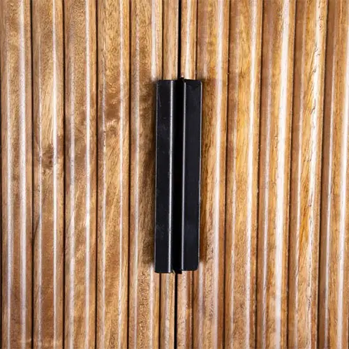 armario vintage en madera oscura