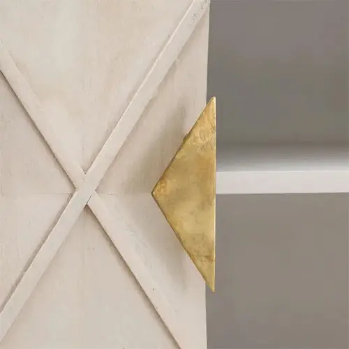 aparador blanco rozado con dorado