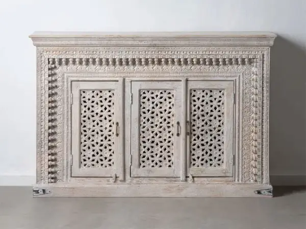 aparador vintage tres puertas blanco rozado