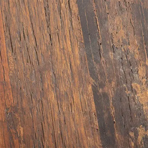 Mesa de centro vintage de madera con forja