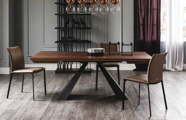 Mesa de comedor extensible Eliot Wood Drive