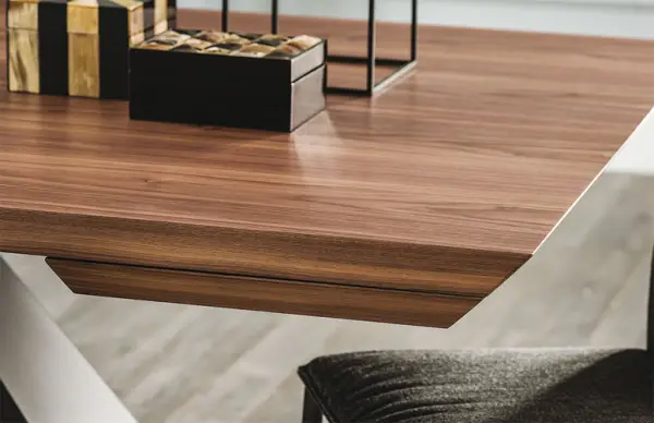 Mesa de comedor extensible Eliot Wood Drive