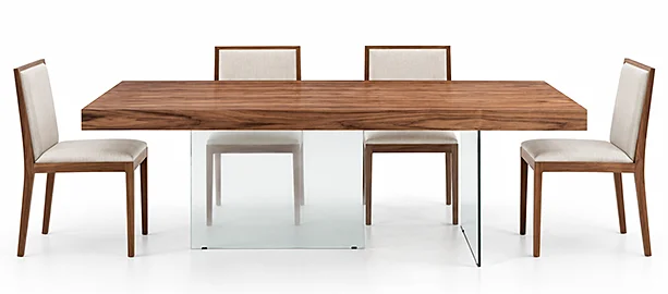 Mesa de comedor Ángel Cerdá Munio en nogal y cristal templado