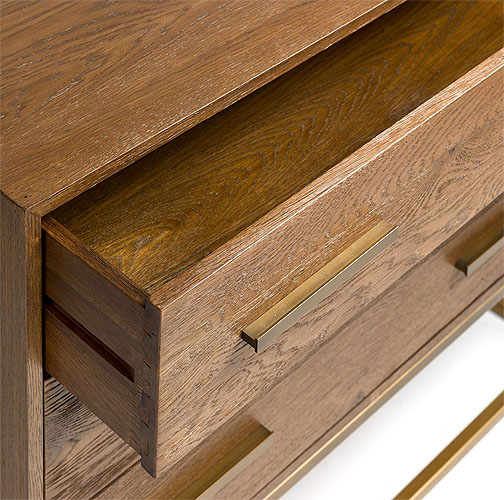 Cómoda roble y base metal dorado