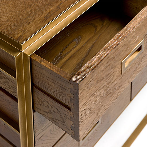 Cómoda madera roble y metal dorado