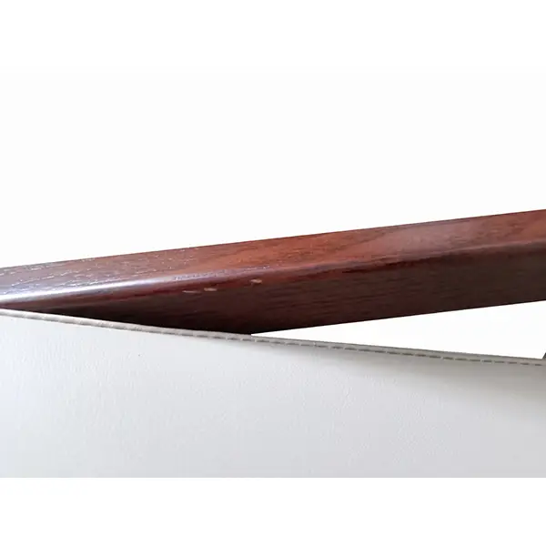 Silla de diseño nogal Jellet lig.defectos
