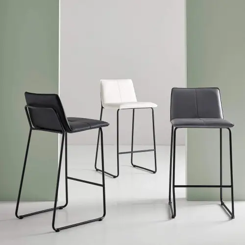 Taburete metal y piel negro para cocina Lou