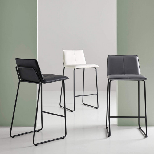 Taburete metal y piel negro para cocina Lou