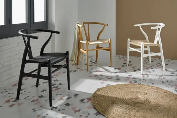 Silla de madera Lofan negra bastidor de enea