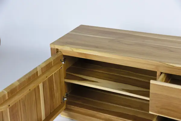Mueble de TV nórdico de madera Fiordo