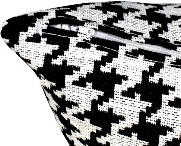 Cojin con estampado de pata de gallo blanco y negro
