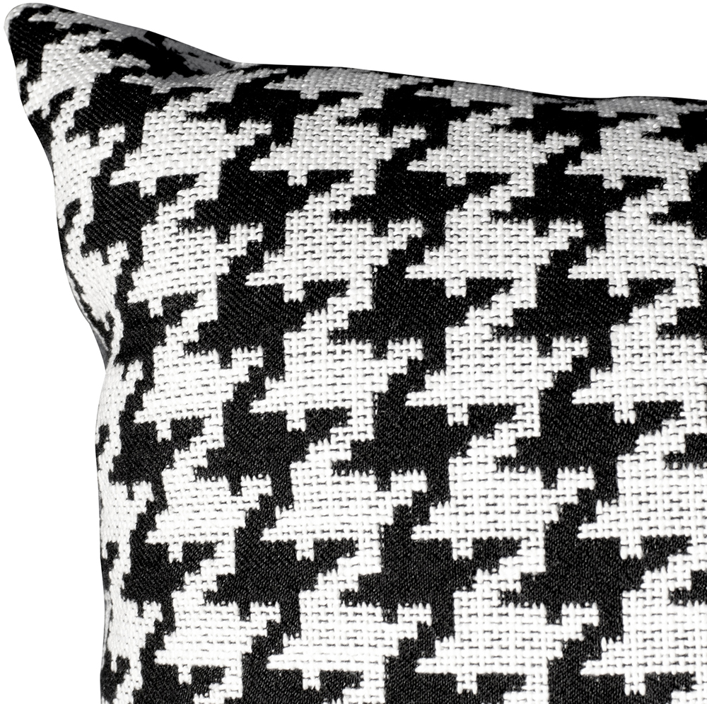 Cojin con estampado de pata de gallo blanco y negro