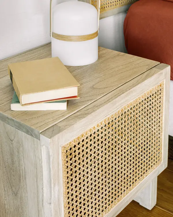 Mesa noche Rexit madera maciza chapa mindi ratán
