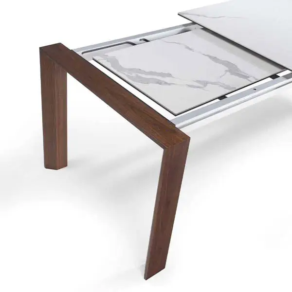 Mesa de comedor moderna porcelánico y nogal extensible