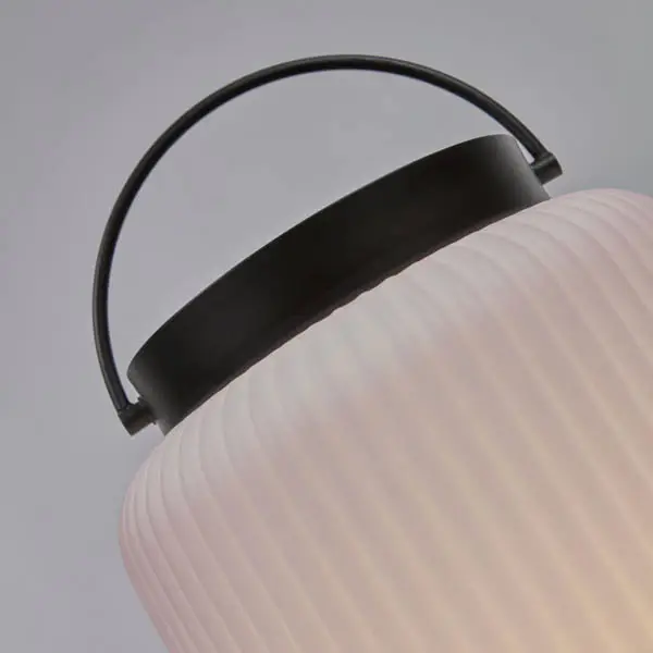Lámpara de mesa verina exterior portátil negra